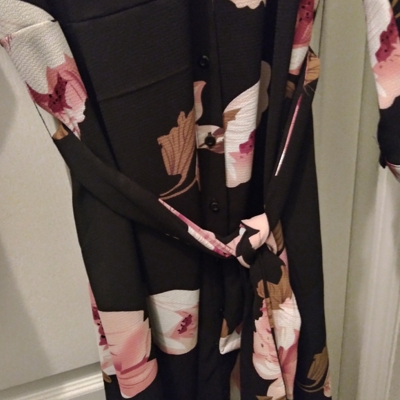 ❤Black and Pink Floral Dress - Picture 2 of 4